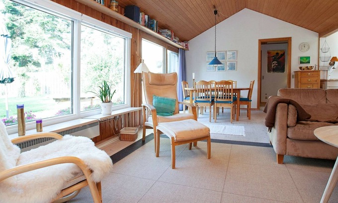 Marielyst House | Ideal Holiday Home for 6 in Væggerløse with Ocean View