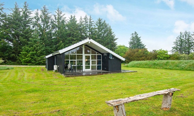 Nørklit House | Ideal Holiday Home for 6 in Frøstrup with Breakfast