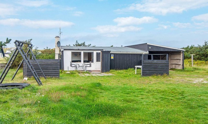 Vrist Strand House | Perfect Holiday Home for 6 in Harboøre with Oceanfront Views