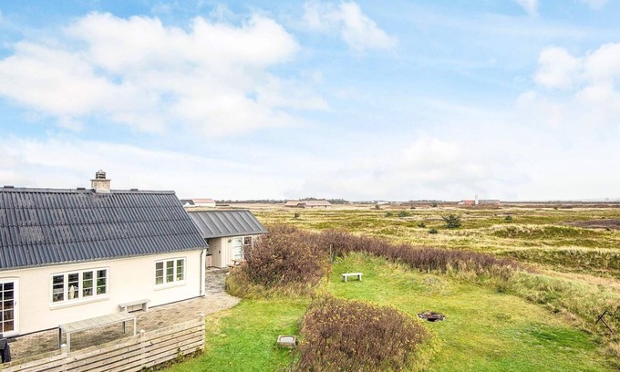Vrist Strand House | Family-Friendly Holiday Home with Ocean View in Harboøre