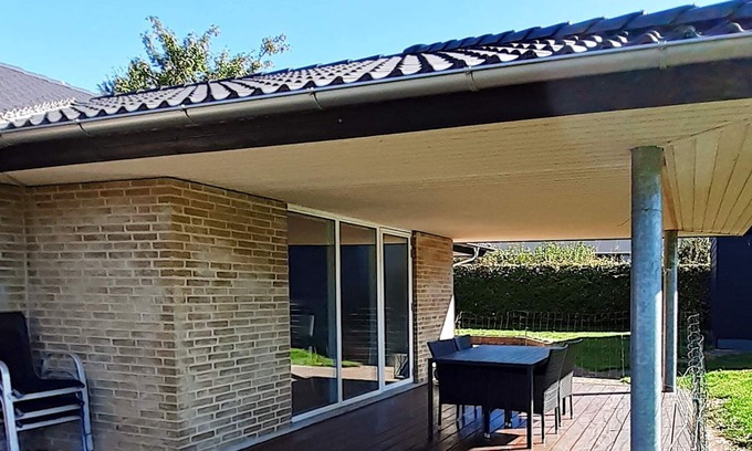 Beder Malling House | Ideal 6-Person Holiday Home with Ocean View in Malling