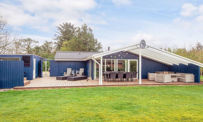Sønder Nissum House | Ideal Holiday Home for 6 in Ulfborg with Ocean Views