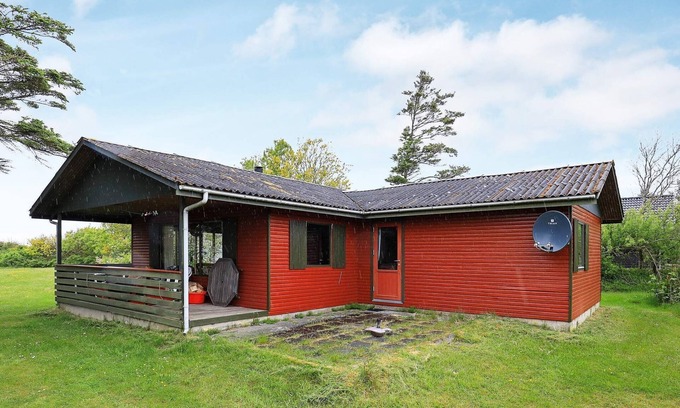 Vinderup House | Cozy 6-Person Holiday Home in Vinderup with Oceanfront Views