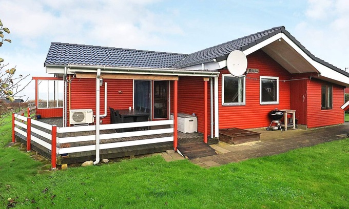 Vinderup House | Ideal Holiday Home for 6 in Vinderup with Ocean View