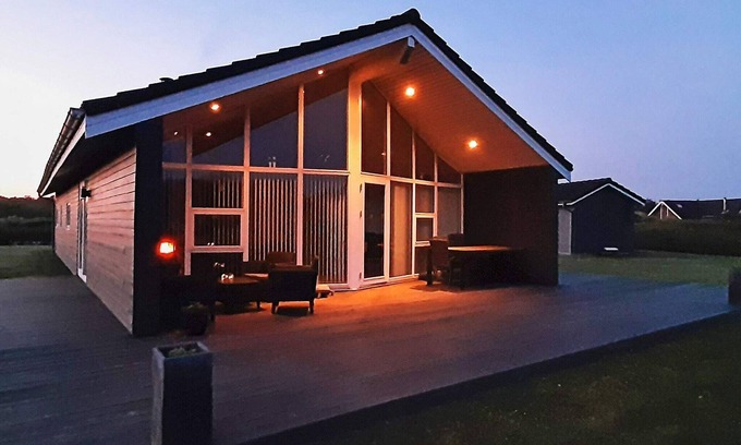 Falen House | Ideal 6-Person Holiday Home with Kitchen in Hemmet