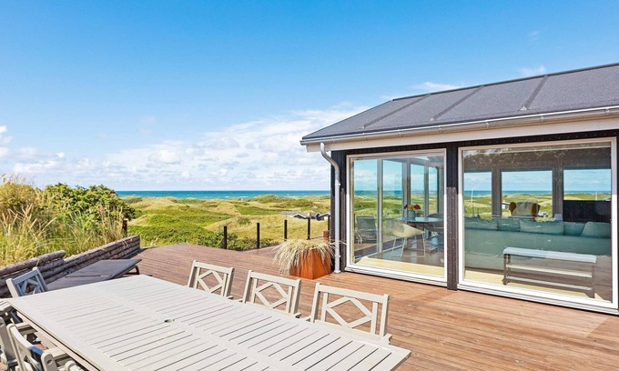 Grønhøj House | Family-Friendly Holiday Home with Oceanfront Views in Løkken