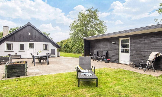 Nørre Fjand House | Cozy 6-Person Holiday Home with Oceanfront Views in Ulfborg