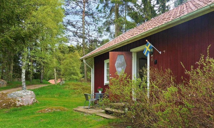 Asarp House | Cozy Two-Bedroom Holiday Home in Åsarp - Pet Friendly!