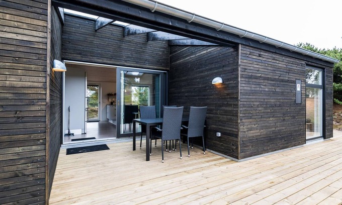 Rindby Strand House | Spacious 6-Person Holiday Home in Fanø, Pet-Friendly Stay