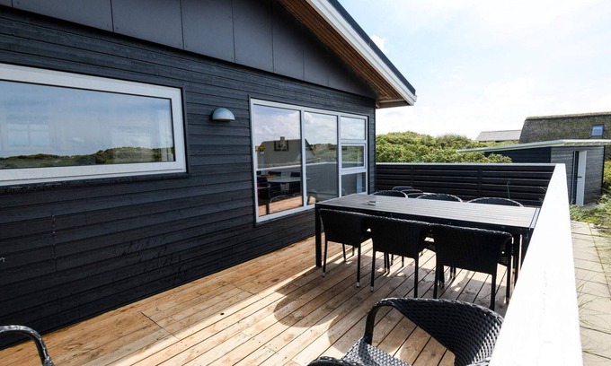 Rindby Strand House | Inviting 6-Person Holiday Home with Ocean View in Fanø