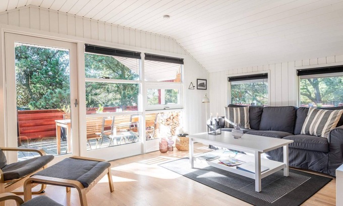 Rindby Strand House | Ideal 6-Person Holiday Home in Fanø with Family Amenities