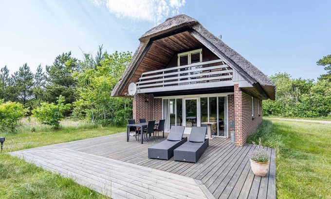 Henne House | Family-Friendly 6-Person Holiday Home in Henne