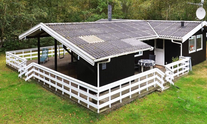 Læsø House | Cozy 6-Person Holiday Home in Læsø with Family Amenities