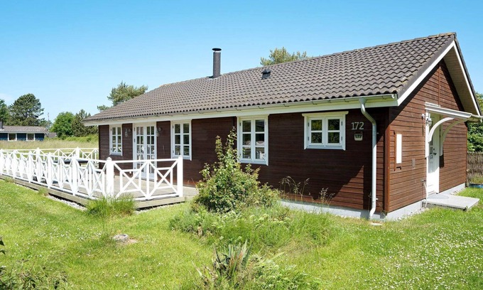 Kramnitse House | Comfortable 6-Person Holiday Home in Rødby with Breakfast