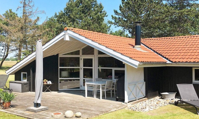 Kramnitse House | Oceanfront 6-Person Holiday Home in Rødby Awaits You