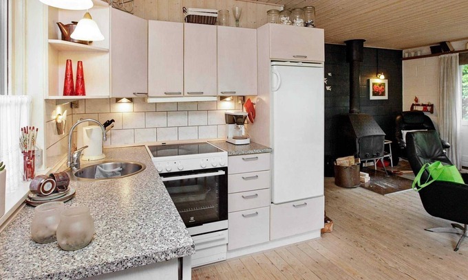 Roslev House | Cozy 6-Person Holiday Home with Oceanfront Views in Roslev