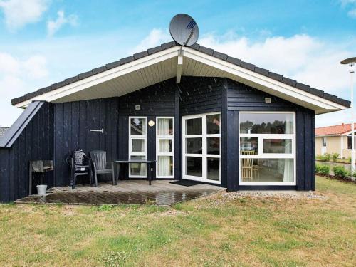 Lensterstrand House | Charming 6-Person Holiday Home in Groemitz with Top Amenities