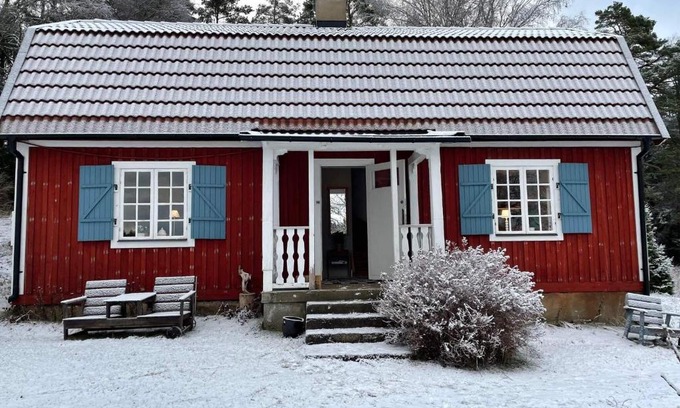 Sodertalje Municipality House | Family-Friendly Retreat at Holiday Home JÄRNA II