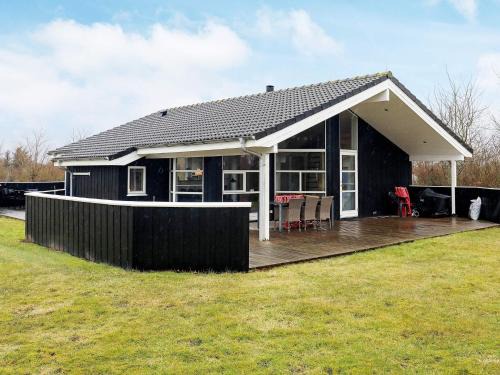 Nørre Lyngby House | Comfortable 6-Person Holiday Home in Løkken with Great Amenities