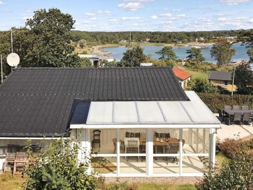 Varberg Municipality House | Comfortable 6-Person Holiday Home in Skloster Awaits You