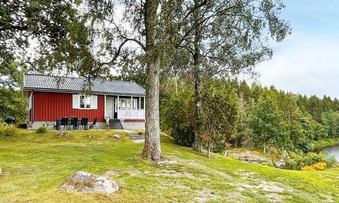Mellerud House | Family-Friendly Holiday Home MELLERUD IV with Pet Access