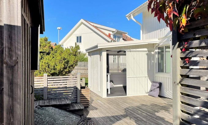 Hono House | 6 person holiday home in Hönö