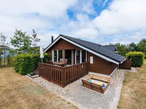 Skaven Strand House | Family-Friendly Holiday Home Tarm XIII - 4-Star Excellence