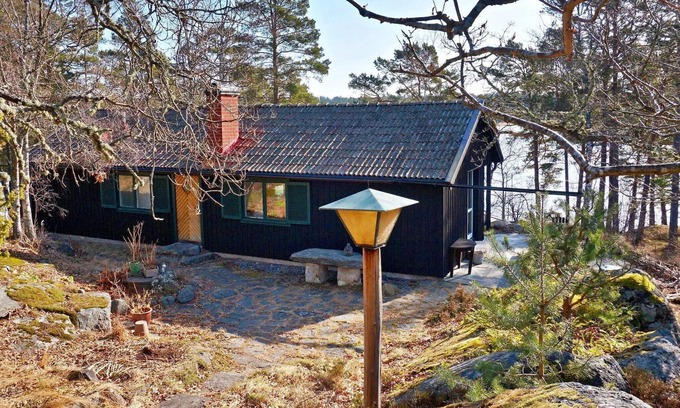 Varmdo House | Ideal 6-Person Holiday Home in DJURHAMN with Ocean View