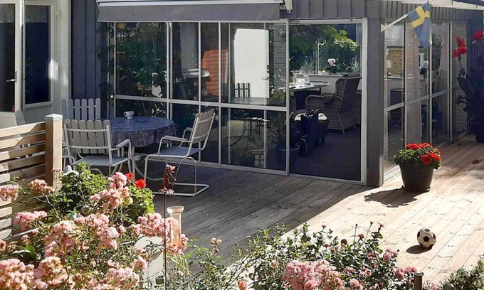 Hallekis House | Ideal Holiday Home for 6 in HÄLLEKIS with Kitchen
