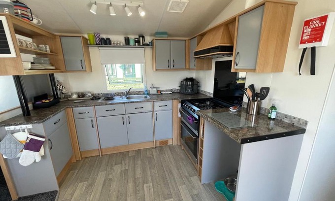 Forfar House | Pet-Friendly Retreat at 6 Rannoch with Oceanfront Views