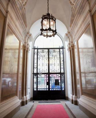 Alservorstadt Apartment | Child-Friendly Getaway: 6 Rooms with 4-Star Comfort
