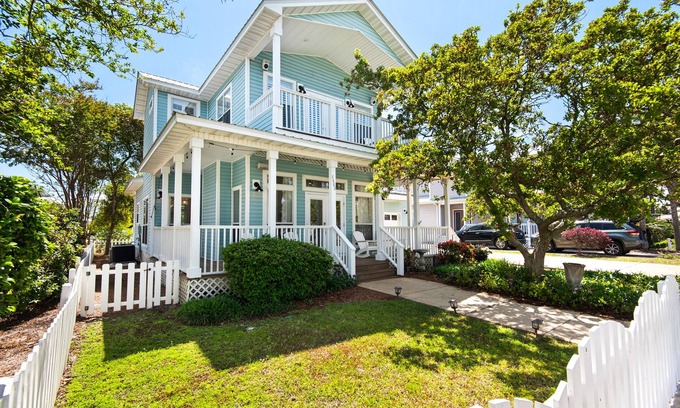 Clipper Cove House | Cozy Beach Retreat with Golf Cart & Oceanfront Views