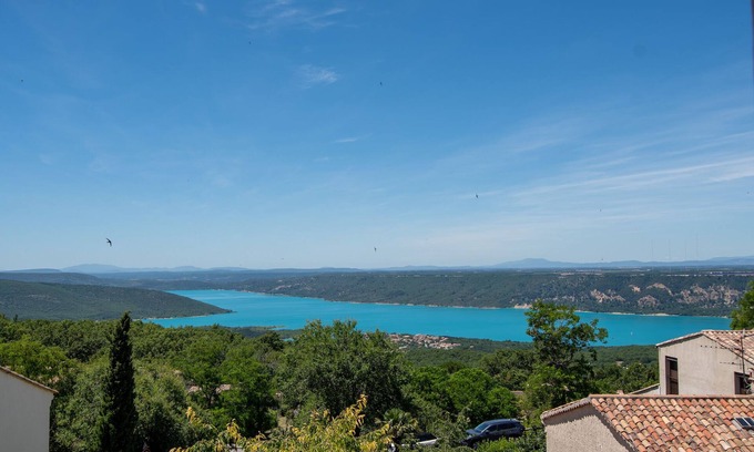 Aiguines Apartment | Experience Lake Views at 6 St Baume Studio with Breakfast