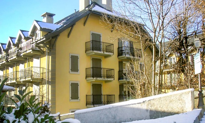 Saint-Gervais-les-Bains House | Spacious 2-Bedroom House with Kitchen for 4 Guests
