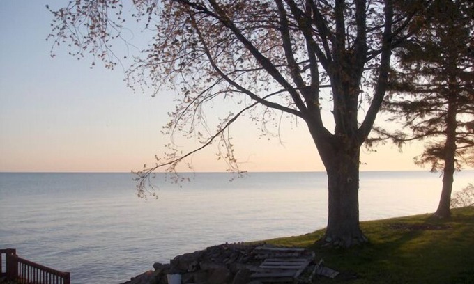 Town of Yates Cottage | Discover Lake View Retreat, 60 Minutes from Niagara Falls