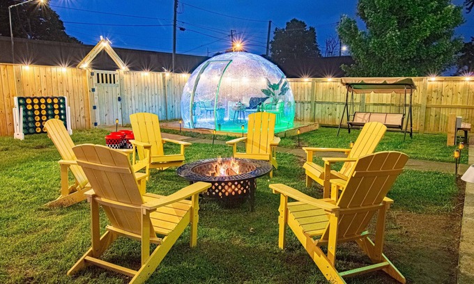 Jeffersonville House | 6000SF~Sleeps24~Louisville~Views~LawnOasis~HotTub~Dome~Firepit~Pet~Lux Amenities