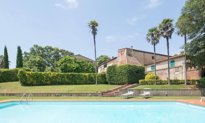 Crespina House | Ideal Getaway: Close to Florence and Beach with Amenities