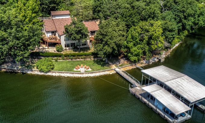 Camdenton House | Spacious Retreat with Hot Tub & Theatre – Rated 9.8/10