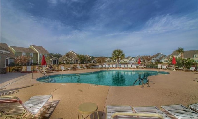North Myrtle Beach House | Family-Friendly 612 Egret Run Cabin with Pool Access