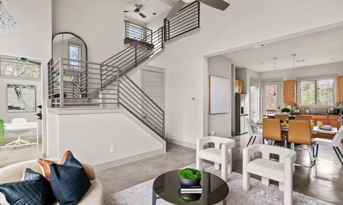 Galindo House | 614 Terrell #F · Fun Home Centrally Located-Mins to DT! 3BD+Garage