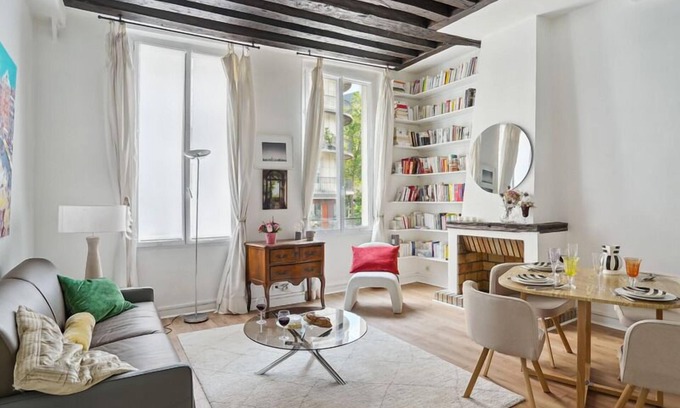 Saint-Thomas-d'Aquin Apartment | Elegant 617 Suite Bac - Family-Friendly Apartment in Paris