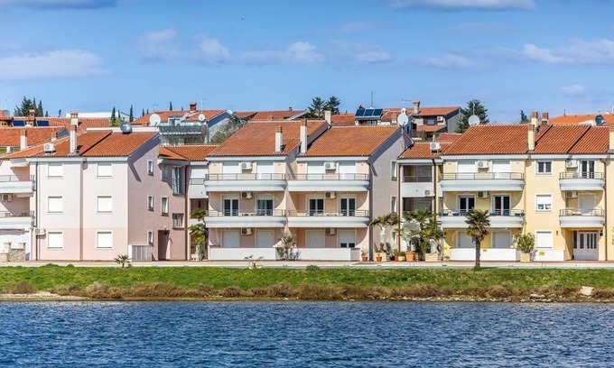 Medulin Apartment | Spacious 2-Bedroom Apartment with Kitchen for Up to 5 Guests