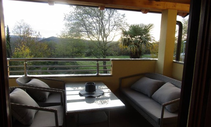 Grabri Apartment | Spacious 2-Bedroom Apartment with Kitchen for Up to 4 Guests