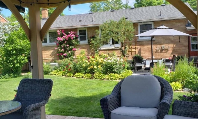 Historic Old Town Bed & Breakfast | Beautiful 627 On King Bed and Breakfast – Guest Rated 9.8