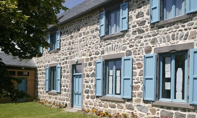 Roche-Charles-la-Mayrand House | Comfortable Stay at Roche-Charles-La-Meyrand with Great Amenities
