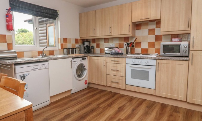 St Wenn Cottage | Discover 64 Waterside: Pool, Spa & Family-Friendly Fun