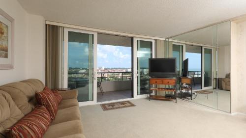 Siesta Key House | Exceptional Stay at 6415 Midnight Pass #902 with Pool & Spa