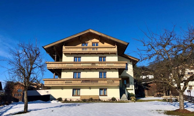 Hart im Zillertal Apartment | Spacious 2-Bedroom Apartment with Kitchen for 5 Guests