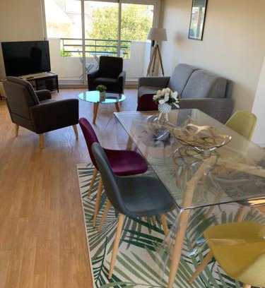 Vannes Apartment | Spacious 2-Bedroom Oasis in Centre Vannes with Free WiFi