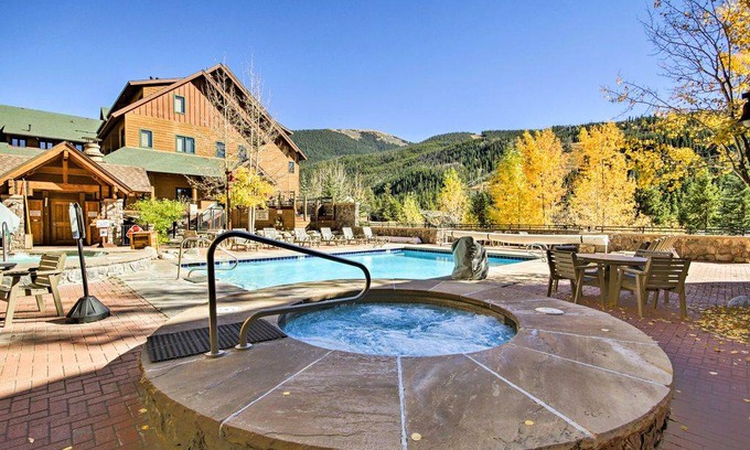 River Run House | Comfortable 1-Bedroom House with Private Pool for Families
